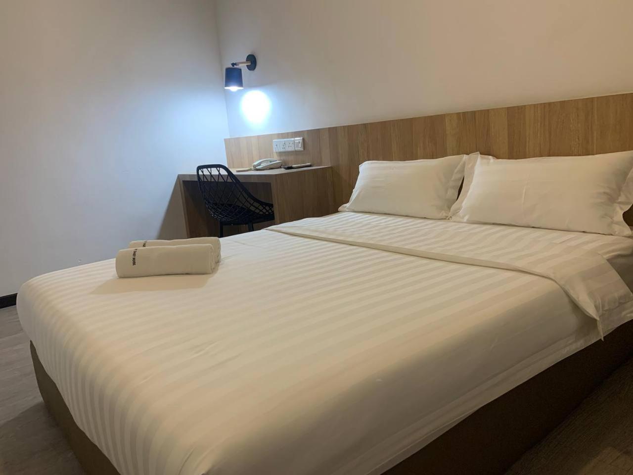The Daily Hotel Kota Kinabalu Eksteriør billede