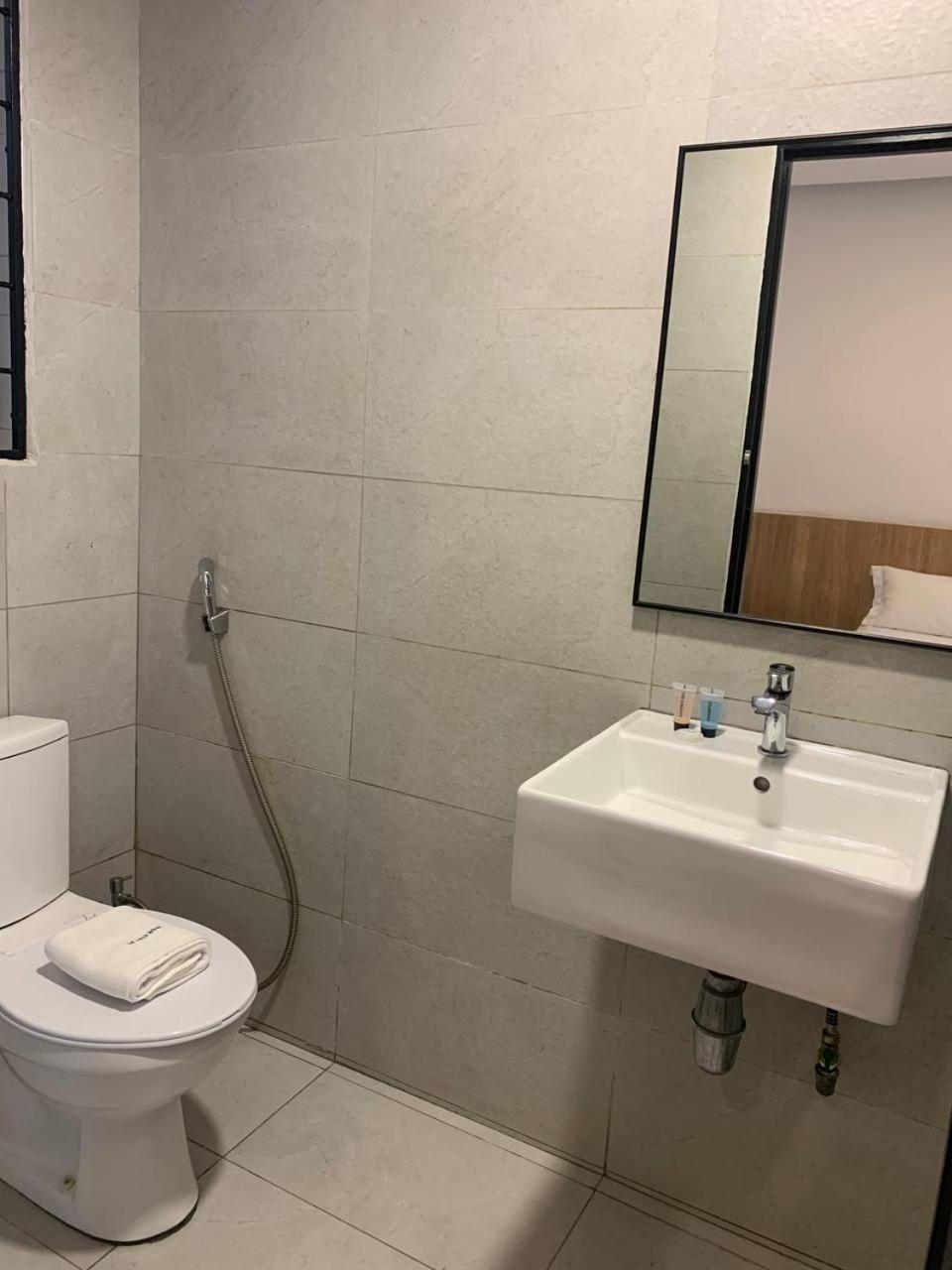 The Daily Hotel Kota Kinabalu Eksteriør billede